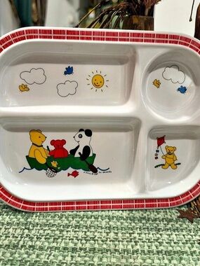 Selandia Designs Vintage 1985 Children's Divided Dinnerware Tray in White & Red